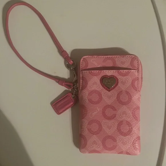 🎉LIKE NEW🎉 Pink Coach Wristlet Wallet - Picture 1 of 5